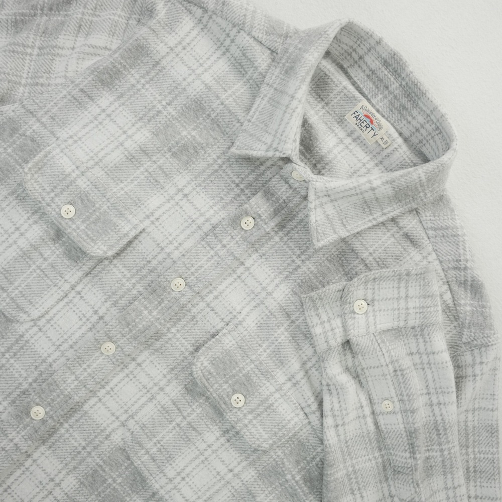 Faherty Brand Legend Flannel Sweater Shirt Mens XL Grey White Plaid MXF2201-WCP